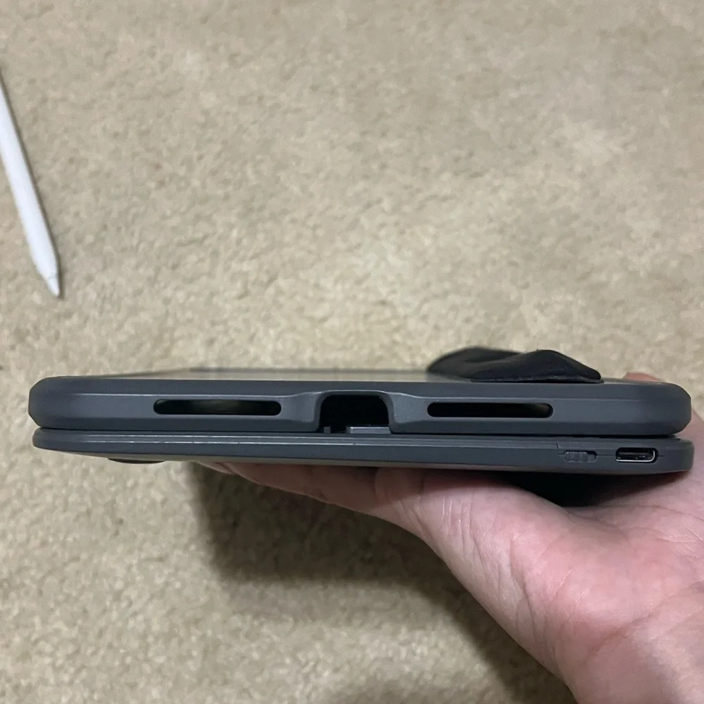 Bluetooth Keyboard Case for Tablets - Black